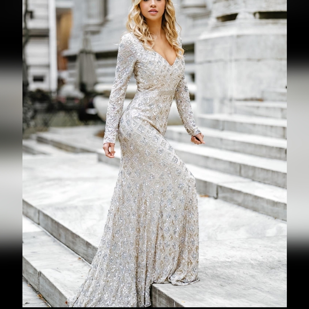 Mac Duggal Geomatric Embellished Evening Gown nude Size 4